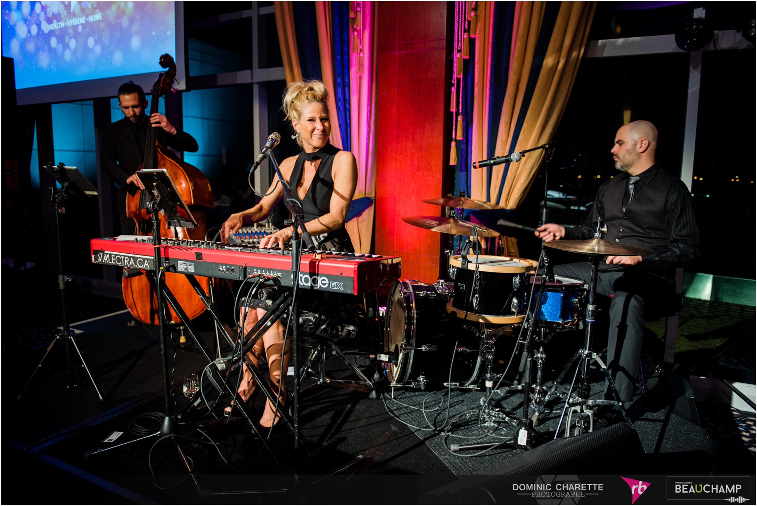 Corpo privé - Casino - Chanteuse Valectra